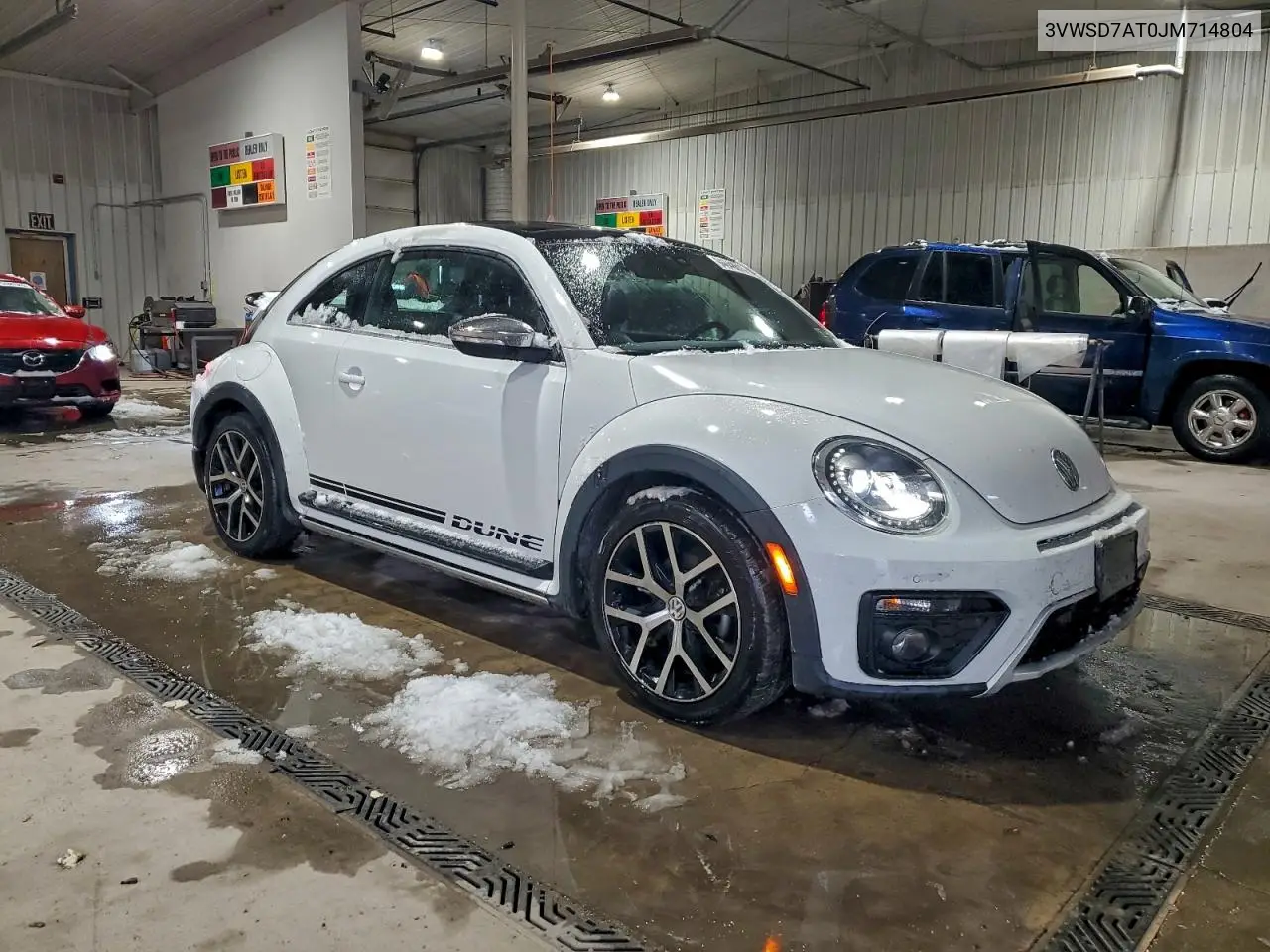 3VWSD7AT0JM714804 2018 Volkswagen Beetle Dune