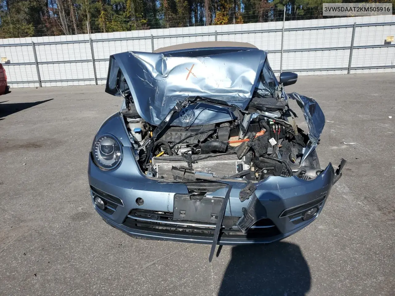 3VW5DAAT2KM505916 2019 Volkswagen Beetle S