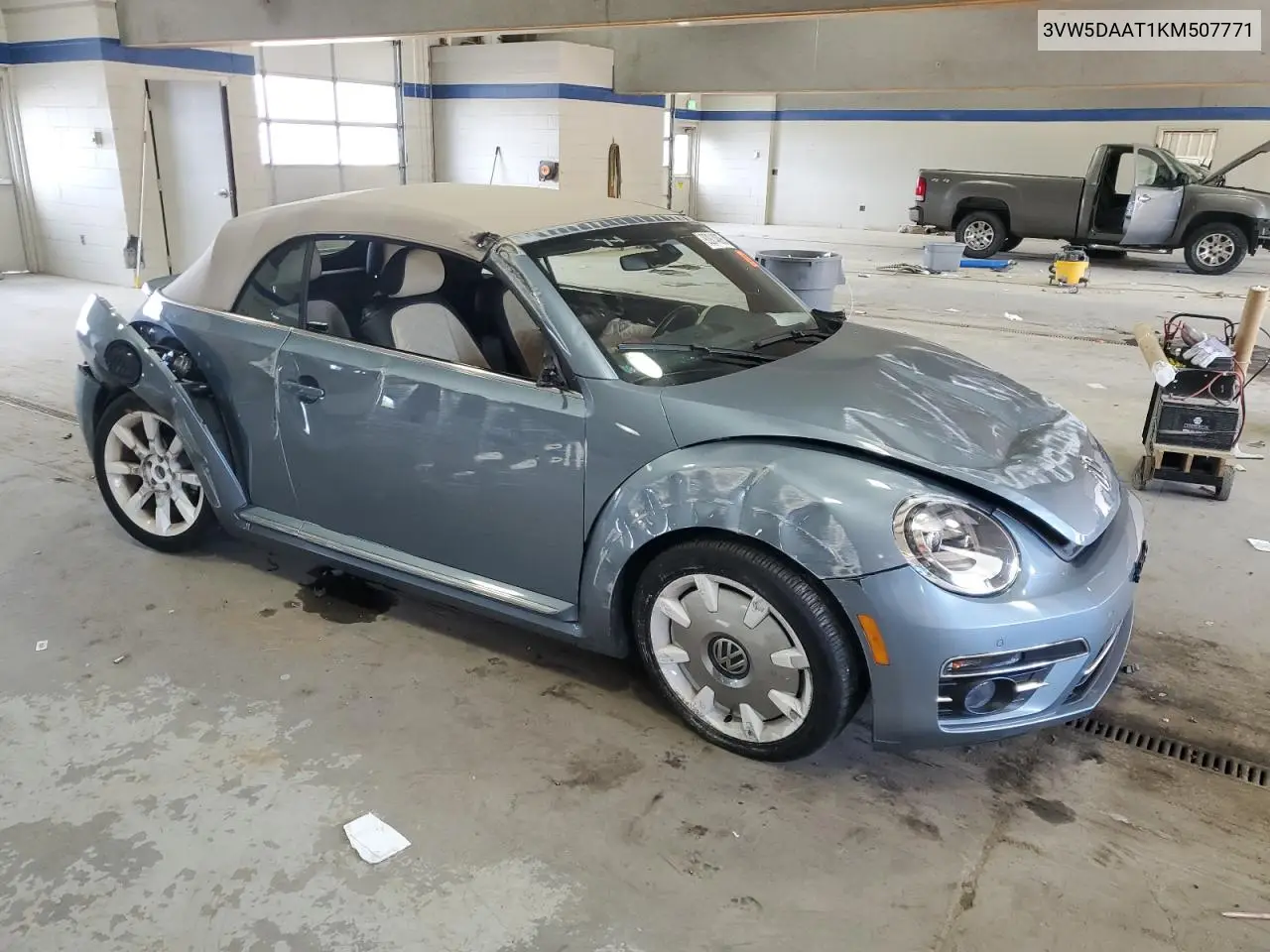 3VW5DAAT1KM507771 2019 Volkswagen Beetle S