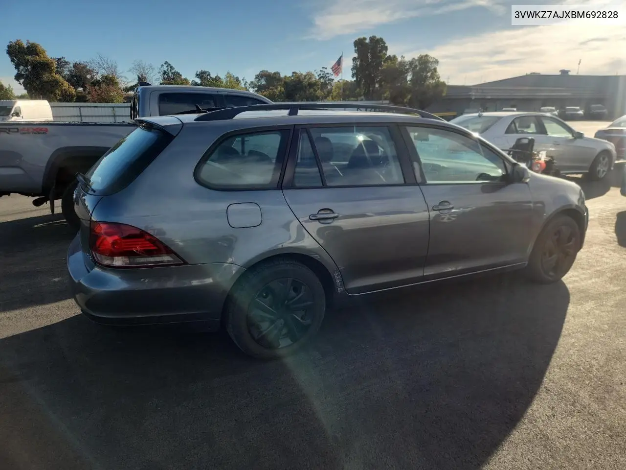 3VWKZ7AJXBM692828 2011 Volkswagen Jetta S