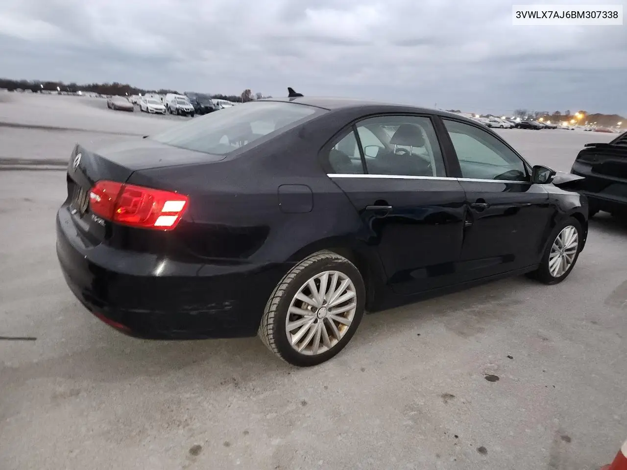 3VWLX7AJ6BM307338 2011 Volkswagen Jetta Sel