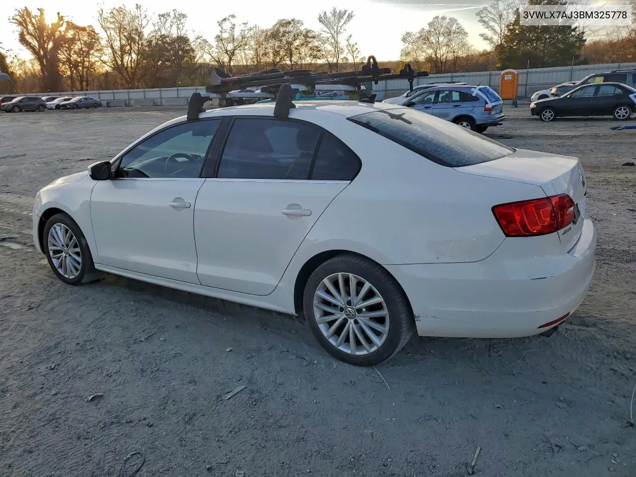 3VWLX7AJ3BM325778 2011 Volkswagen Jetta Sel