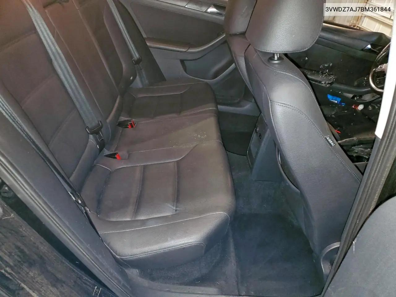 3VWDZ7AJ7BM361844 2011 Volkswagen Jetta Se