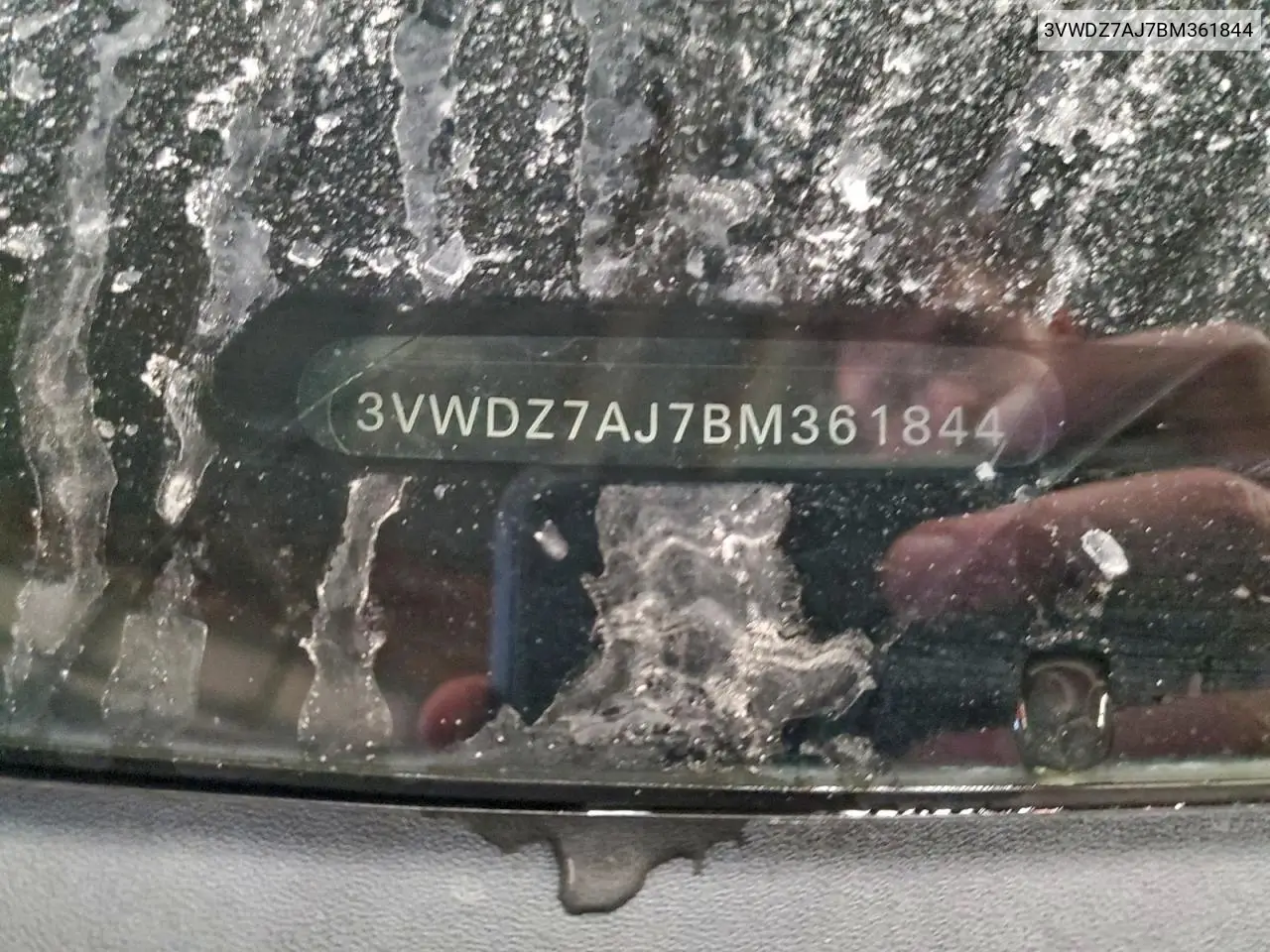 3VWDZ7AJ7BM361844 2011 Volkswagen Jetta Se