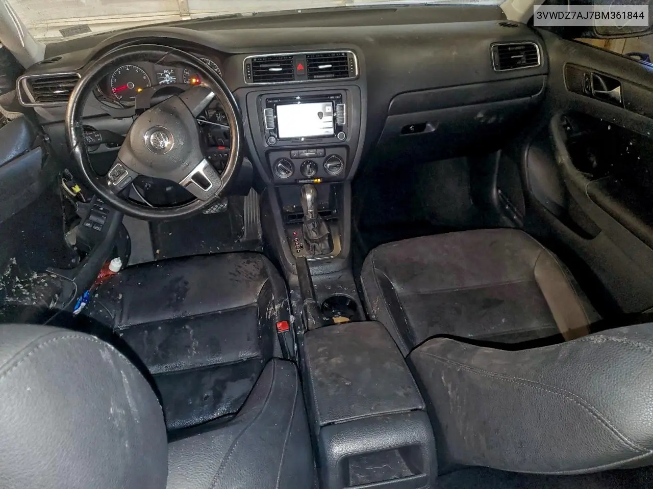3VWDZ7AJ7BM361844 2011 Volkswagen Jetta Se