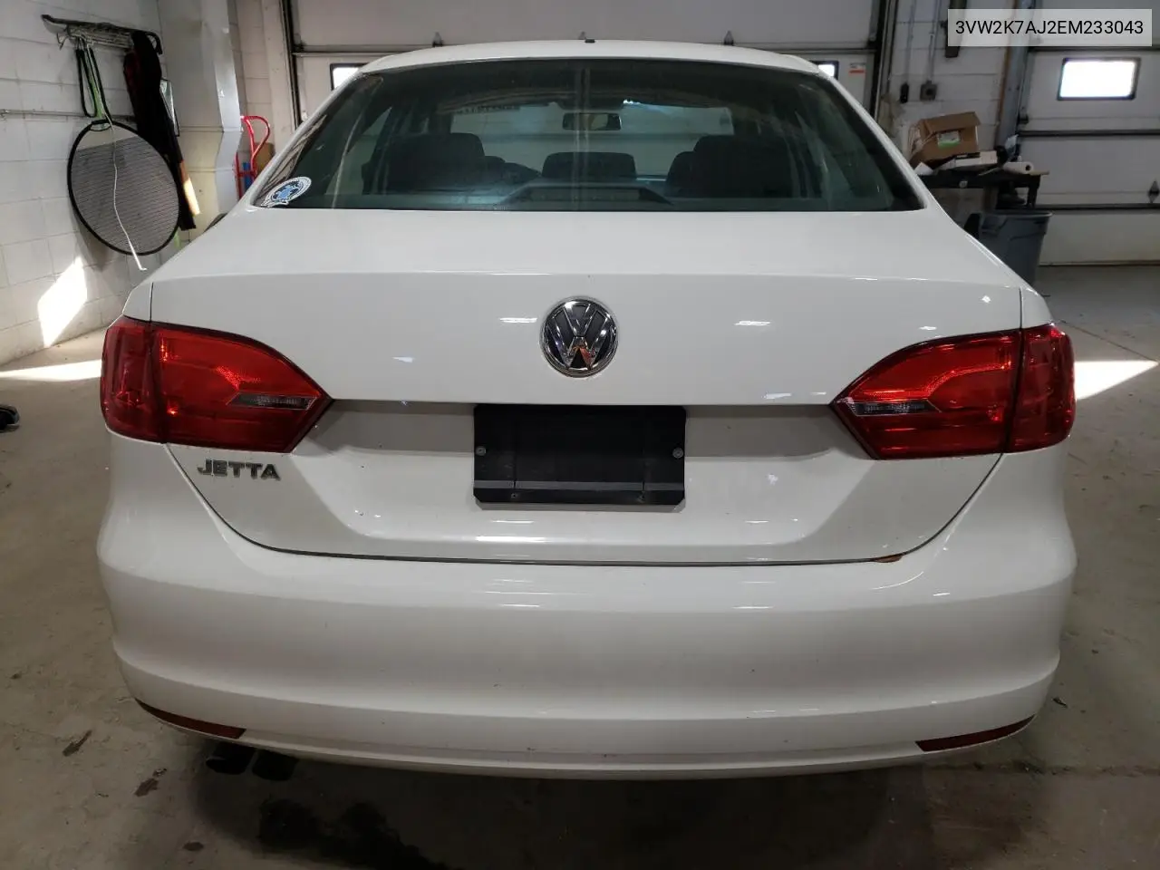 3VW2K7AJ2EM233043 2014 Volkswagen Jetta Base