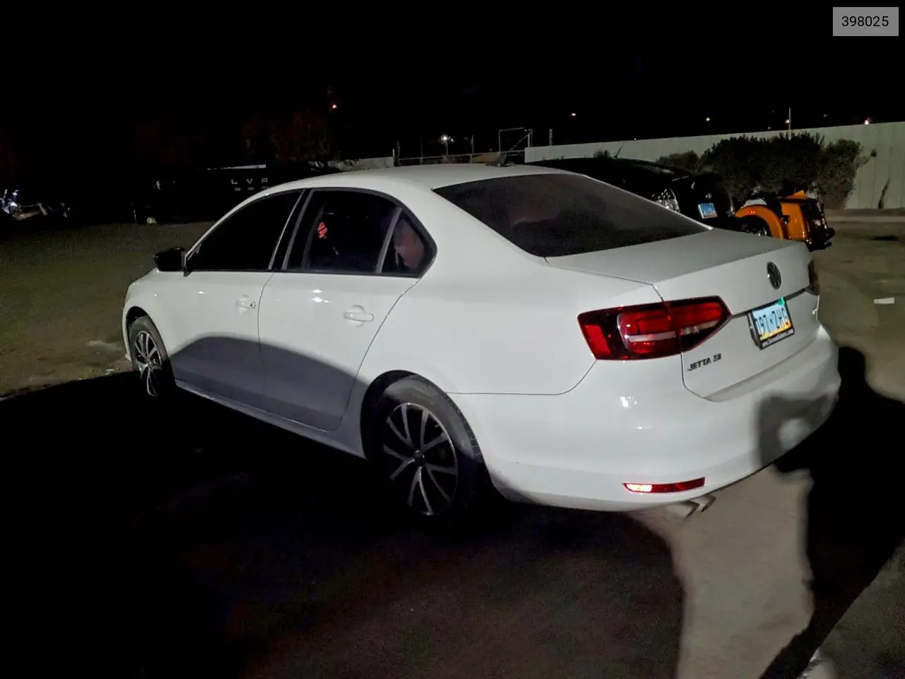 398025 2016 Volkswagen Jetta Se