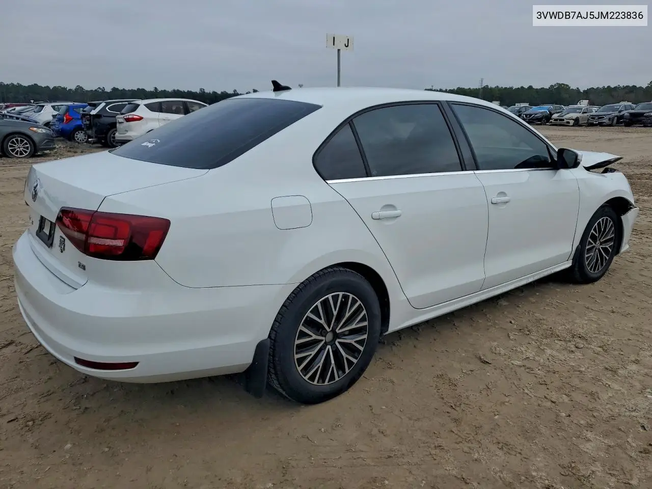 3VWDB7AJ5JM223836 2018 Volkswagen Jetta Se