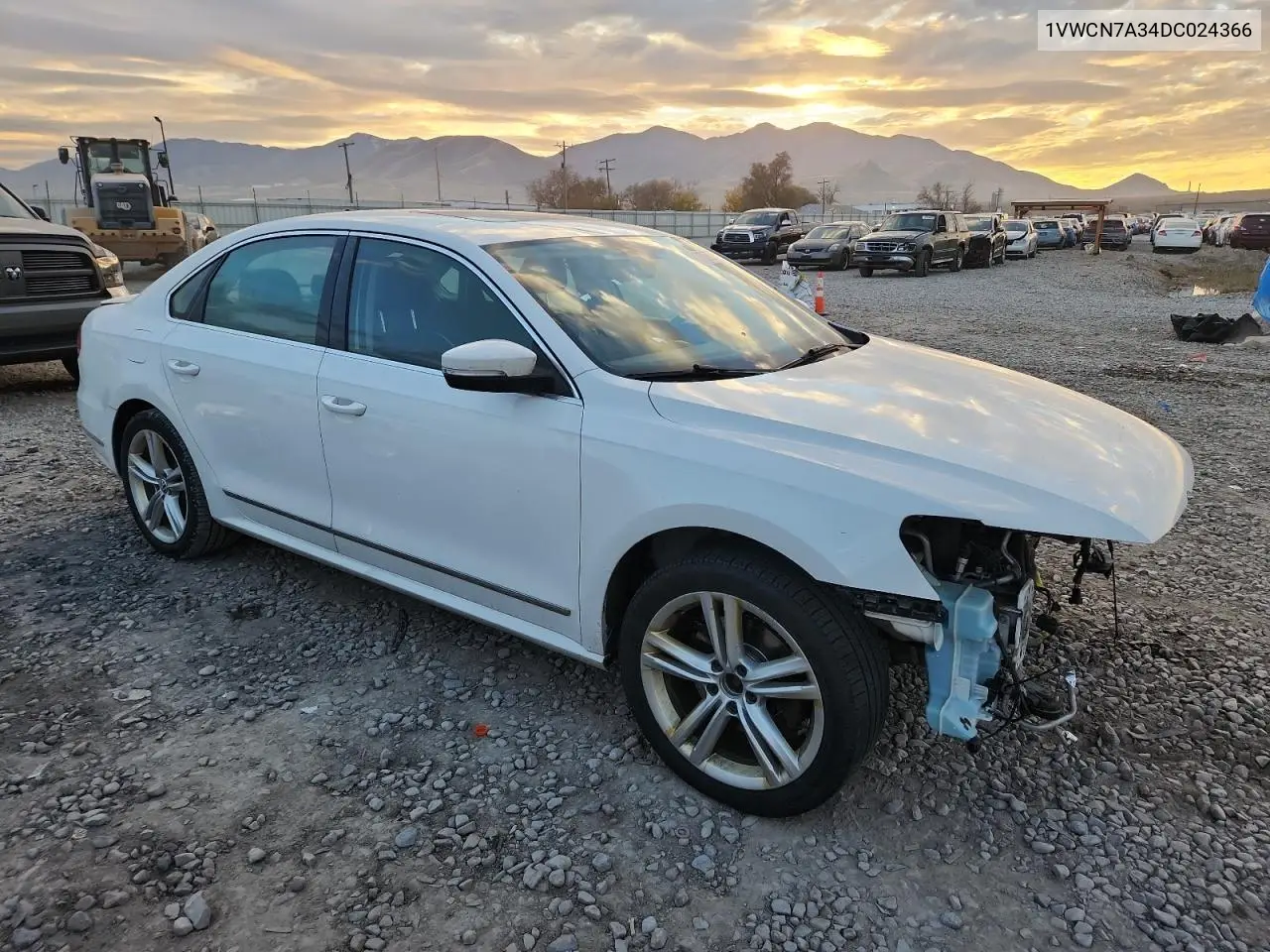 1VWCN7A34DC024366 2013 Volkswagen Passat Sel