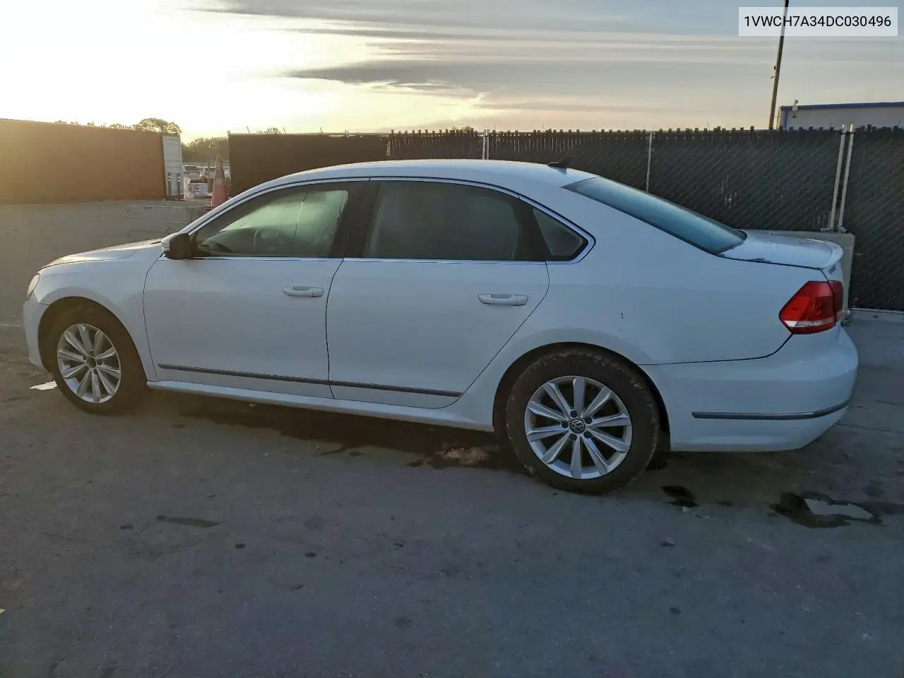 1VWCH7A34DC030496 2013 Volkswagen Passat Sel