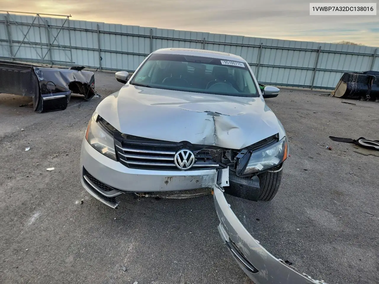 1VWBP7A32DC138016 2013 Volkswagen Passat Se