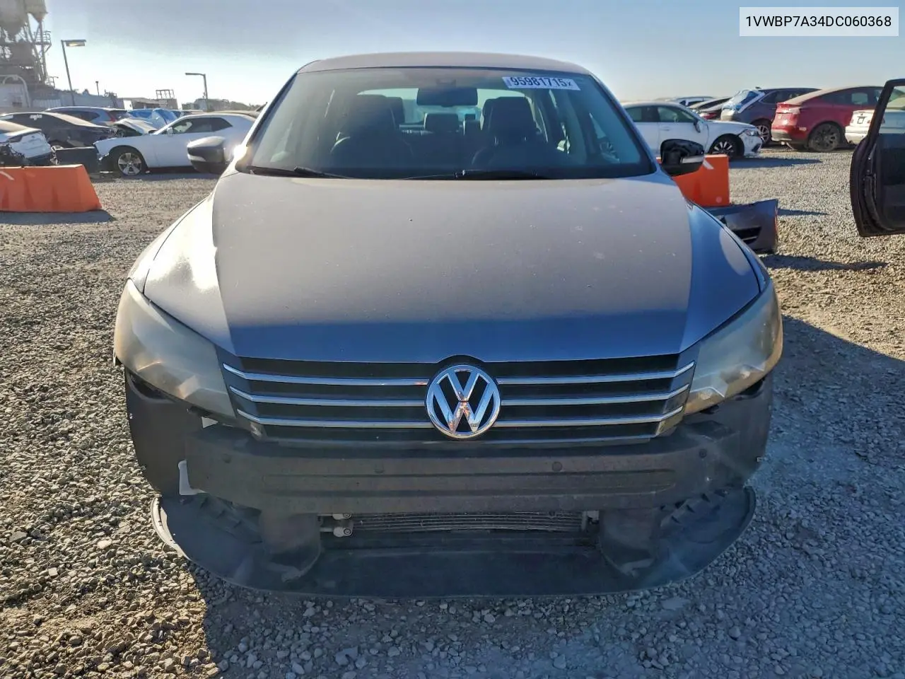 1VWBP7A34DC060368 2013 Volkswagen Passat Se