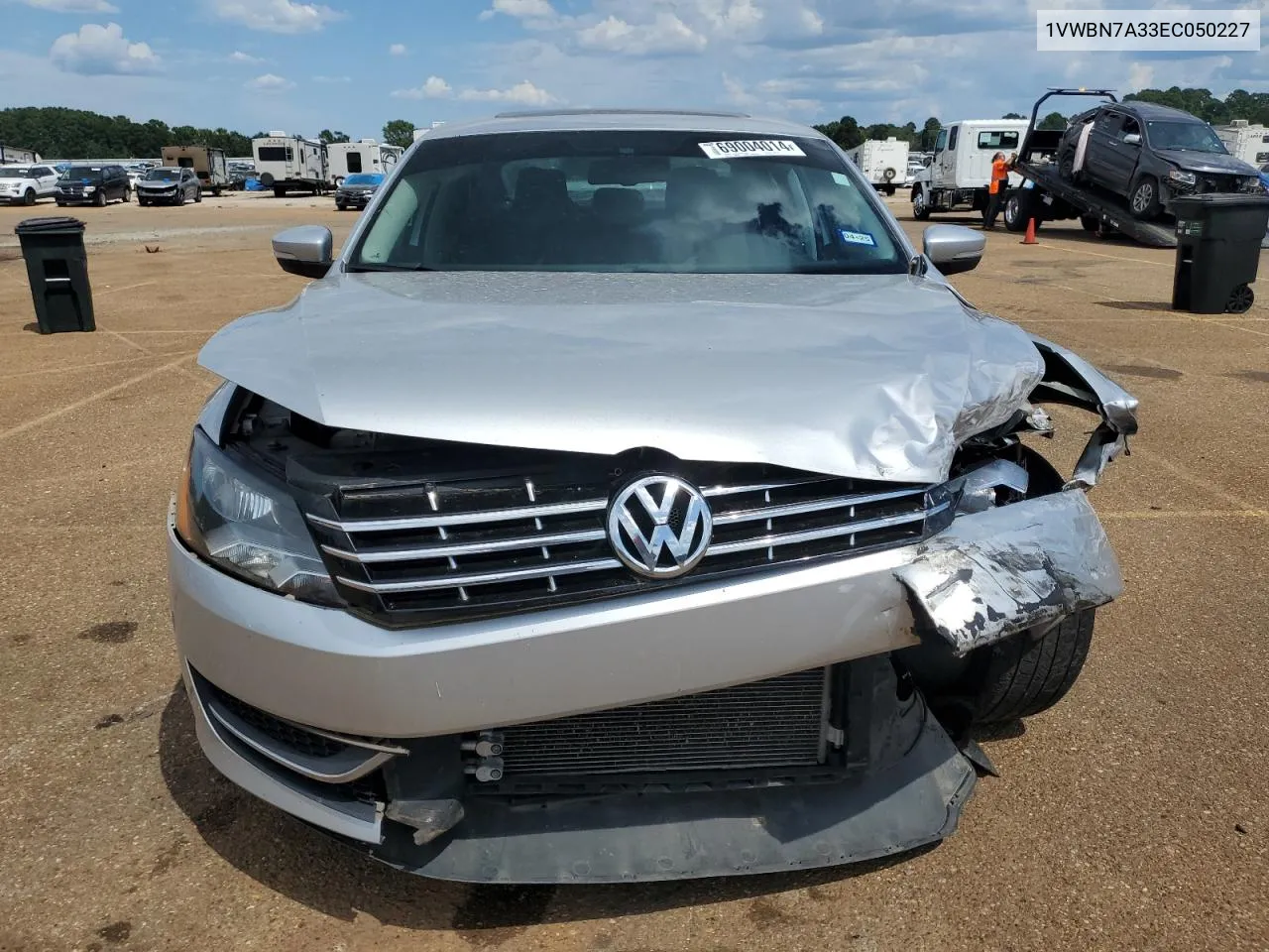 1VWBN7A33EC050227 2014 Volkswagen Passat Se