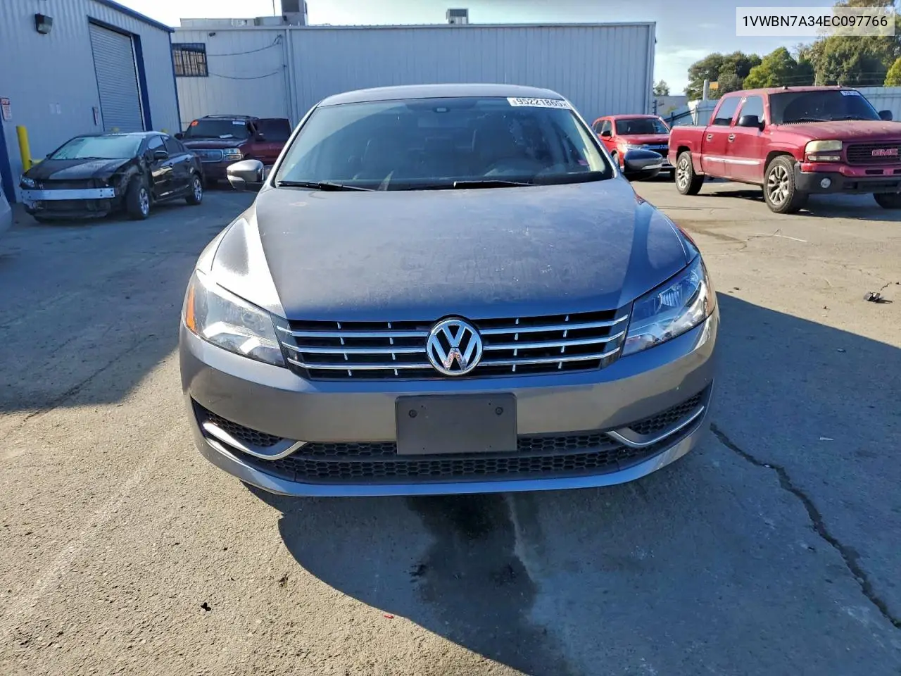 1VWBN7A34EC097766 2014 Volkswagen Passat Se