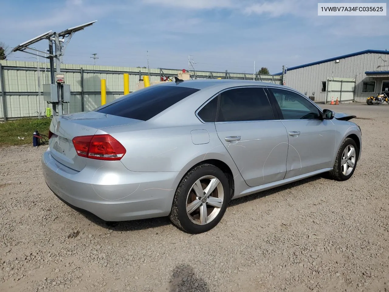 1VWBV7A34FC035625 2015 Volkswagen Passat Se