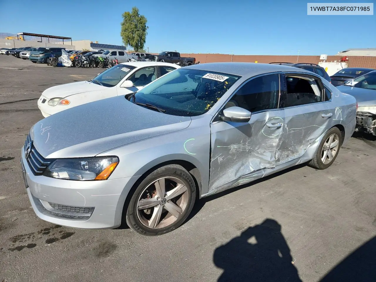 1VWBT7A38FC071985 2015 Volkswagen Passat Se