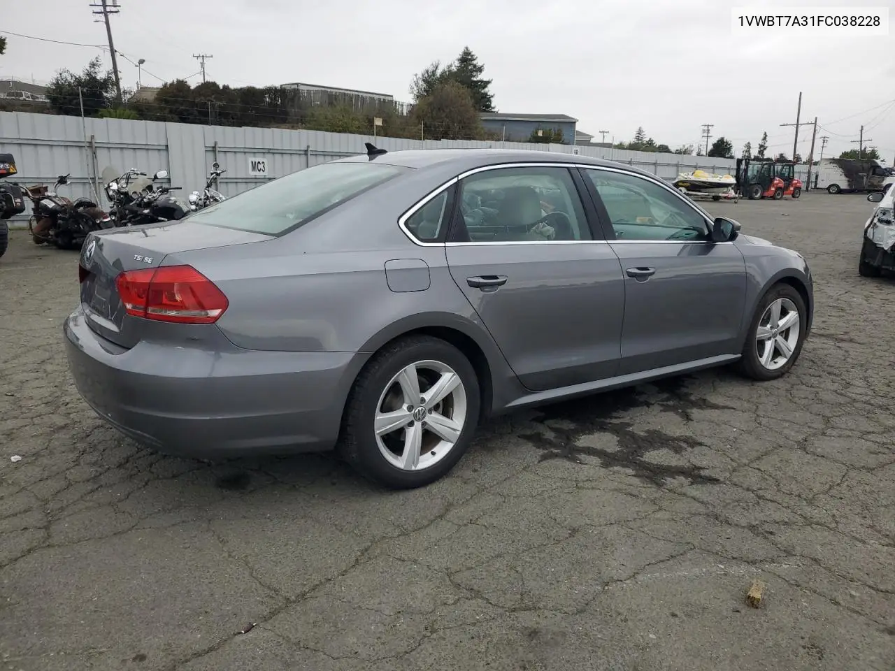 1VWBT7A31FC038228 2015 Volkswagen Passat Se