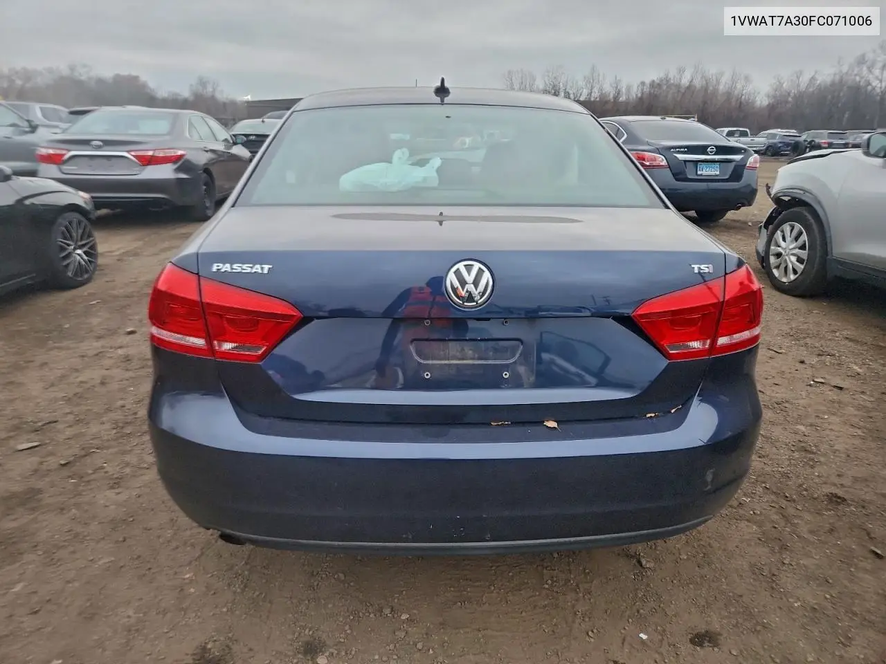 1VWAT7A30FC071006 2015 Volkswagen Passat S