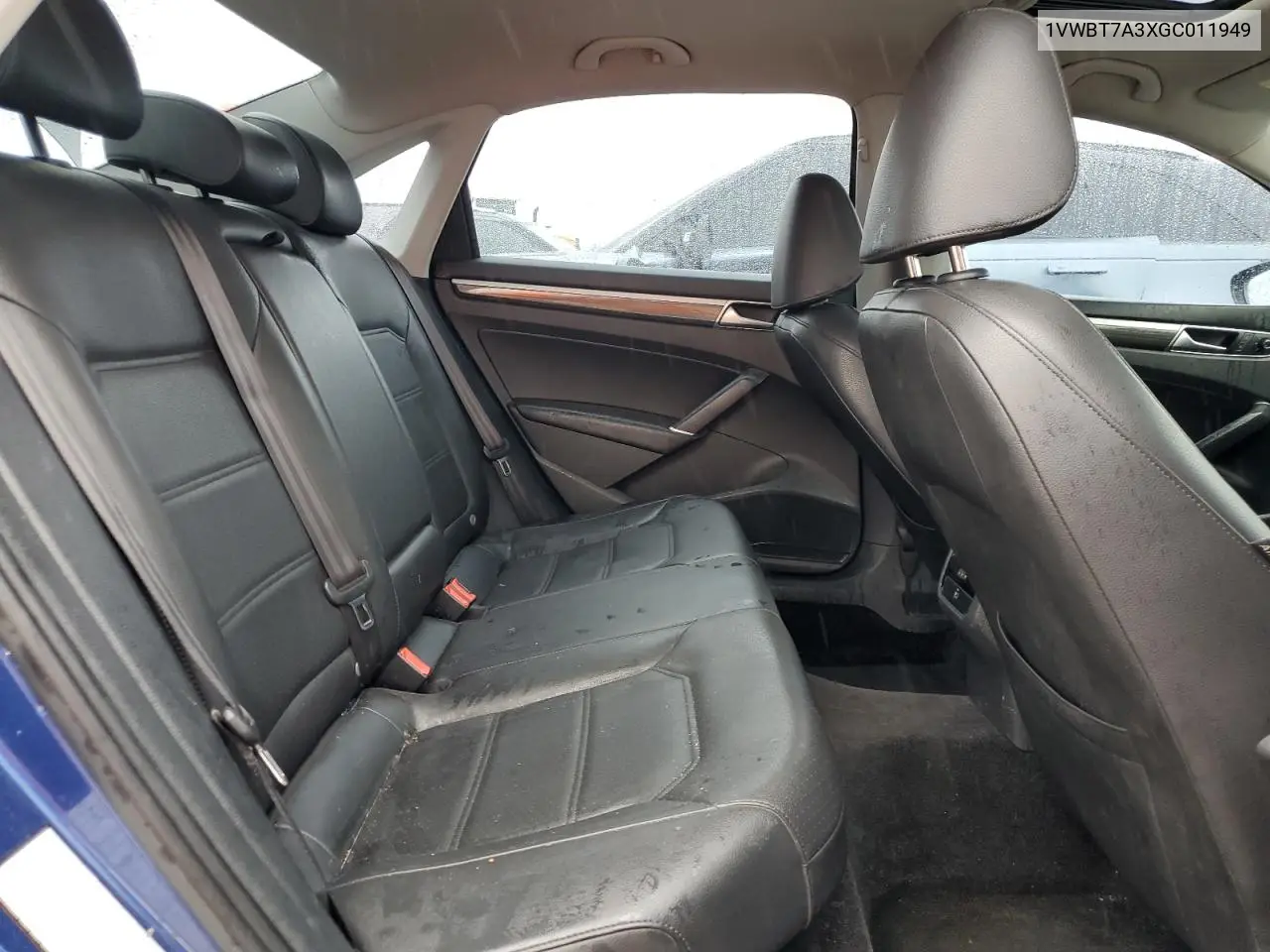 1VWBT7A3XGC011949 2016 Volkswagen Passat Se