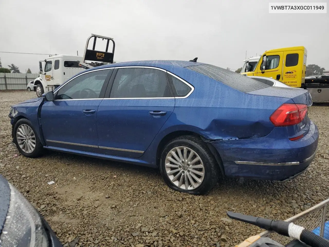 1VWBT7A3XGC011949 2016 Volkswagen Passat Se