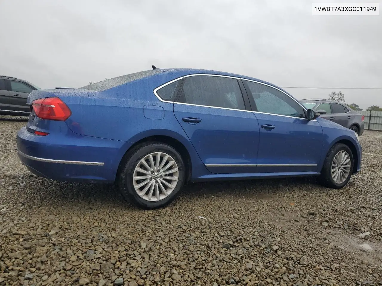 1VWBT7A3XGC011949 2016 Volkswagen Passat Se