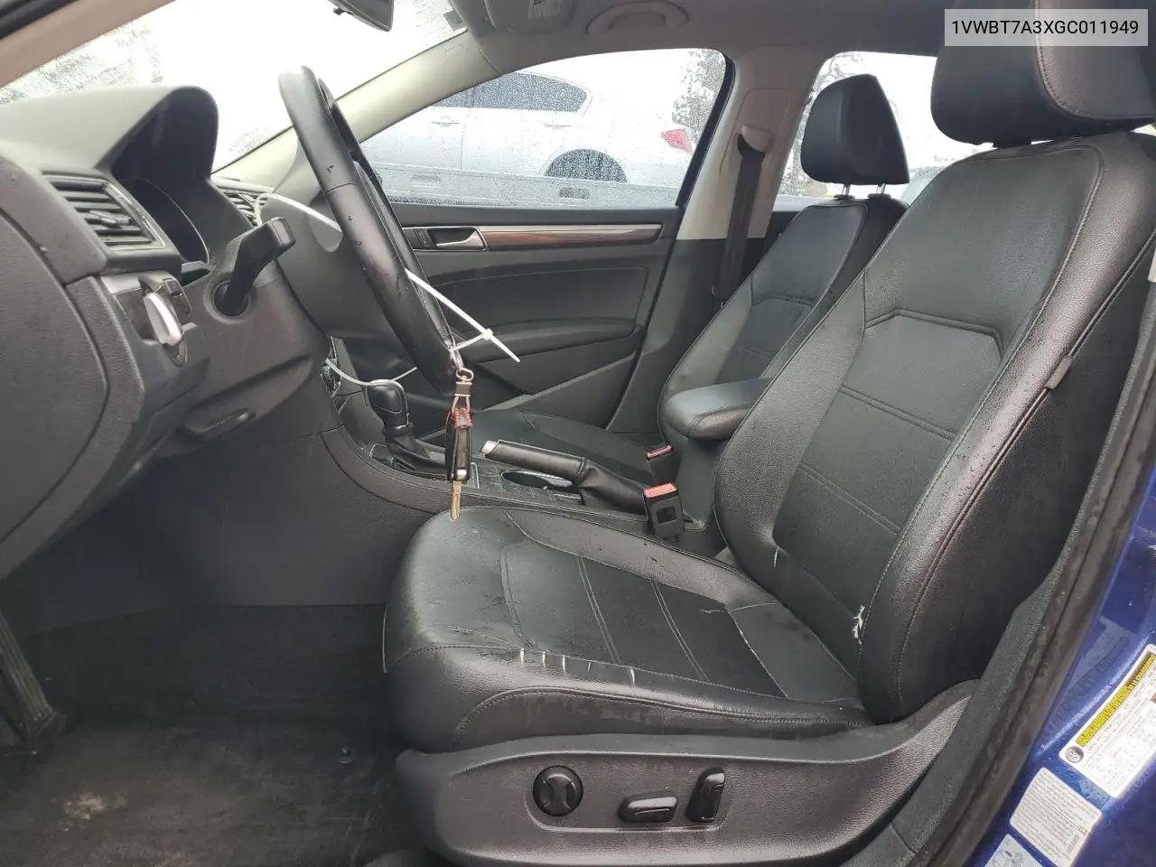 1VWBT7A3XGC011949 2016 Volkswagen Passat Se