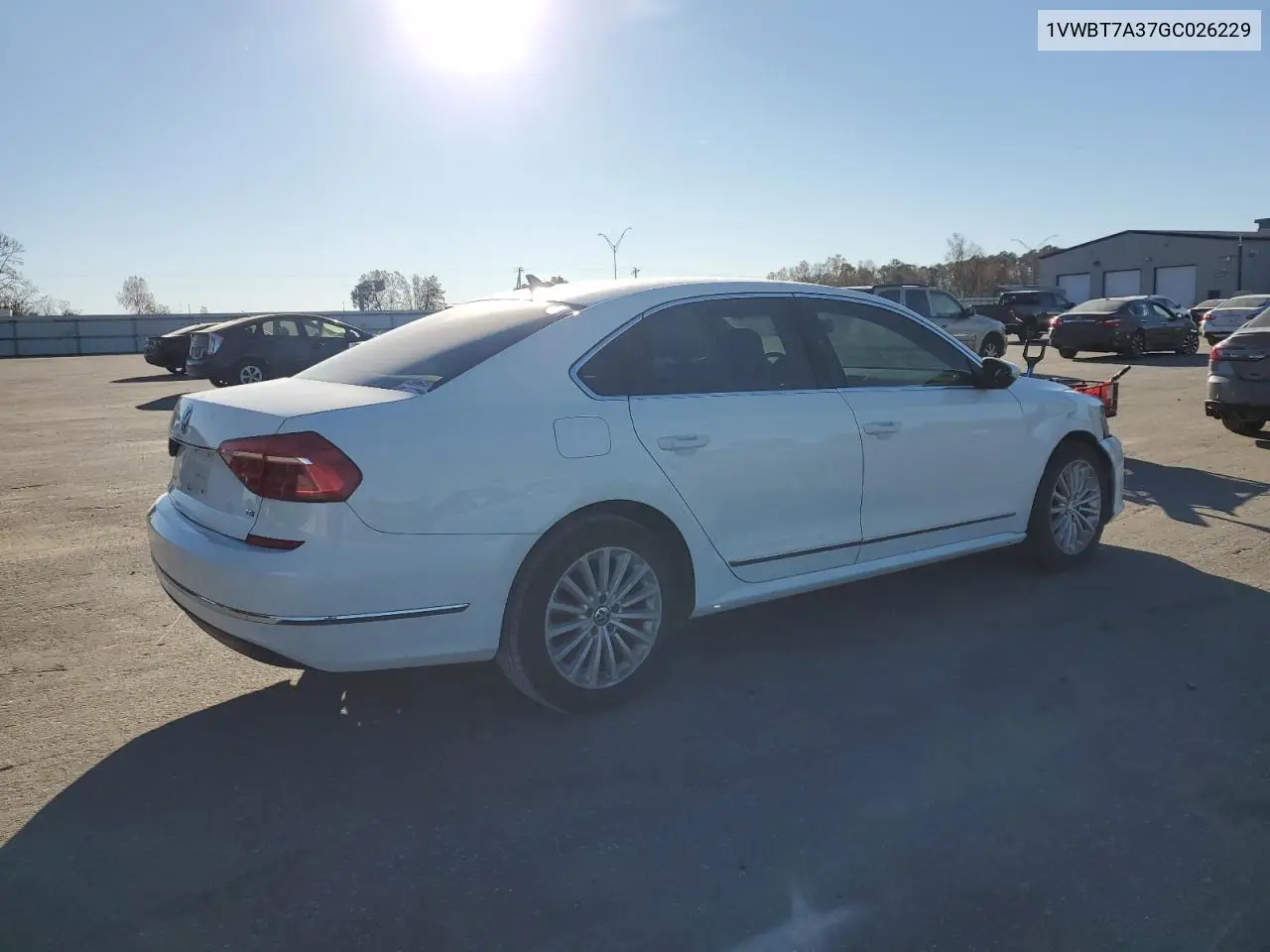 1VWBT7A37GC026229 2016 Volkswagen Passat Se