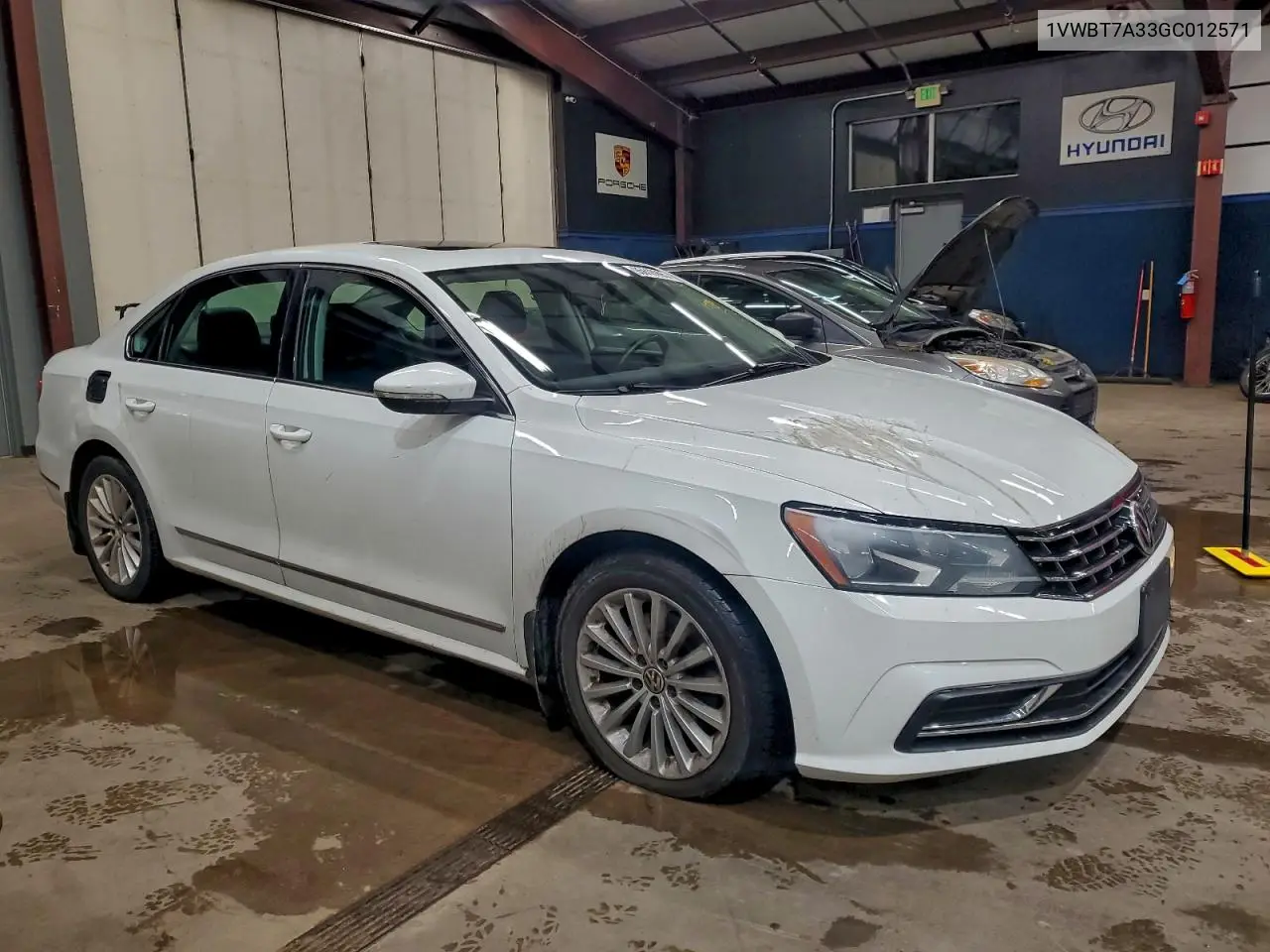1VWBT7A33GC012571 2016 Volkswagen Passat Se