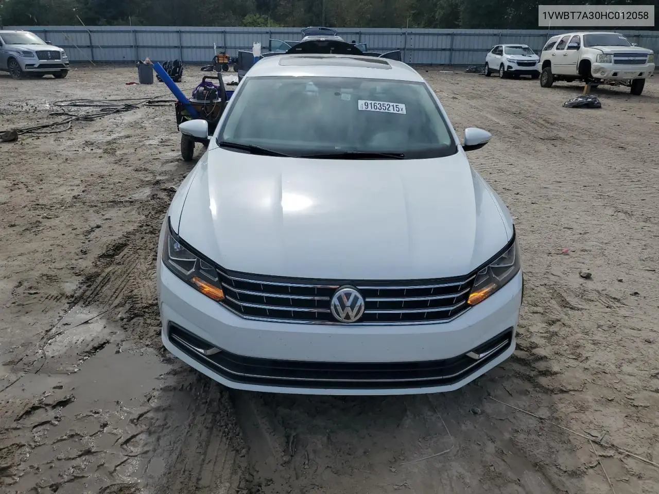 1VWBT7A30HC012058 2017 Volkswagen Passat Se