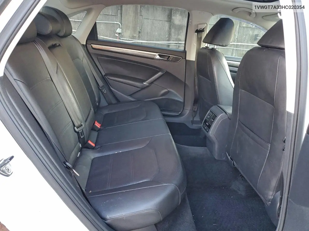 1VWGT7A33HC020354 2017 Volkswagen Passat Se