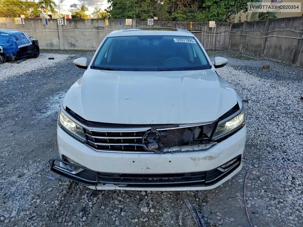 1VWGT7A33HC020354 2017 Volkswagen Passat Se