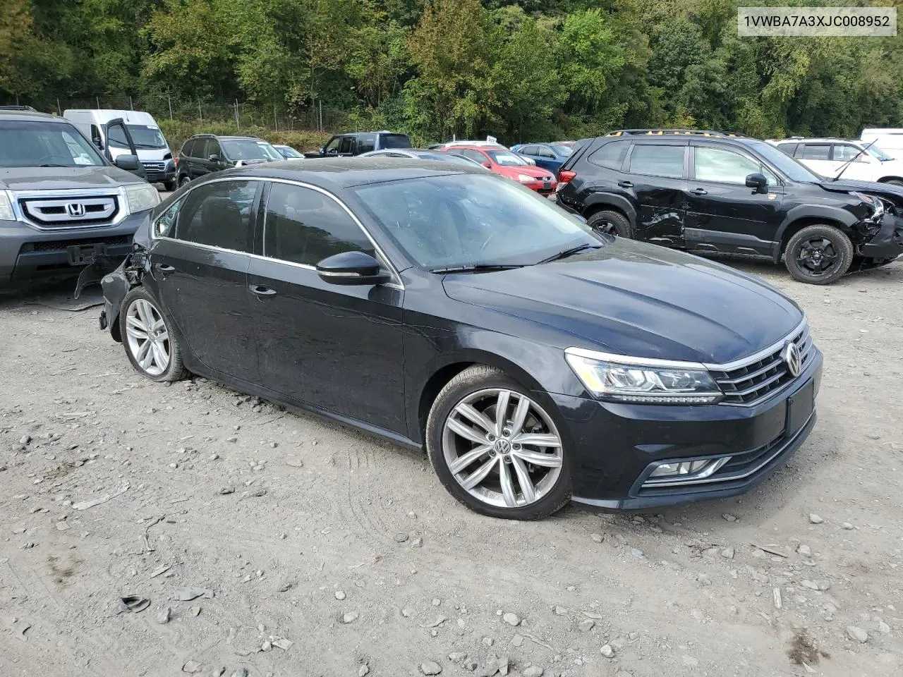 1VWBA7A3XJC008952 2018 Volkswagen Passat Se