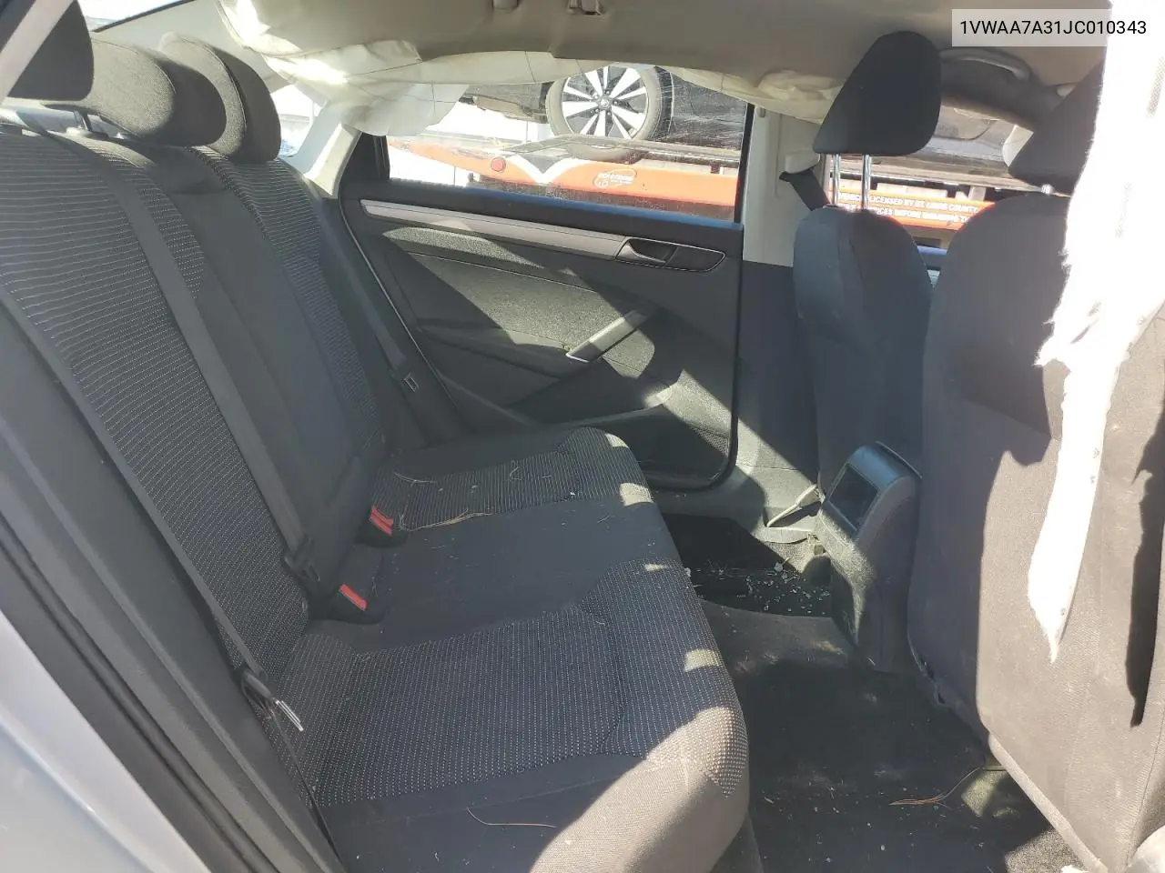 1VWAA7A31JC010343 2018 Volkswagen Passat S