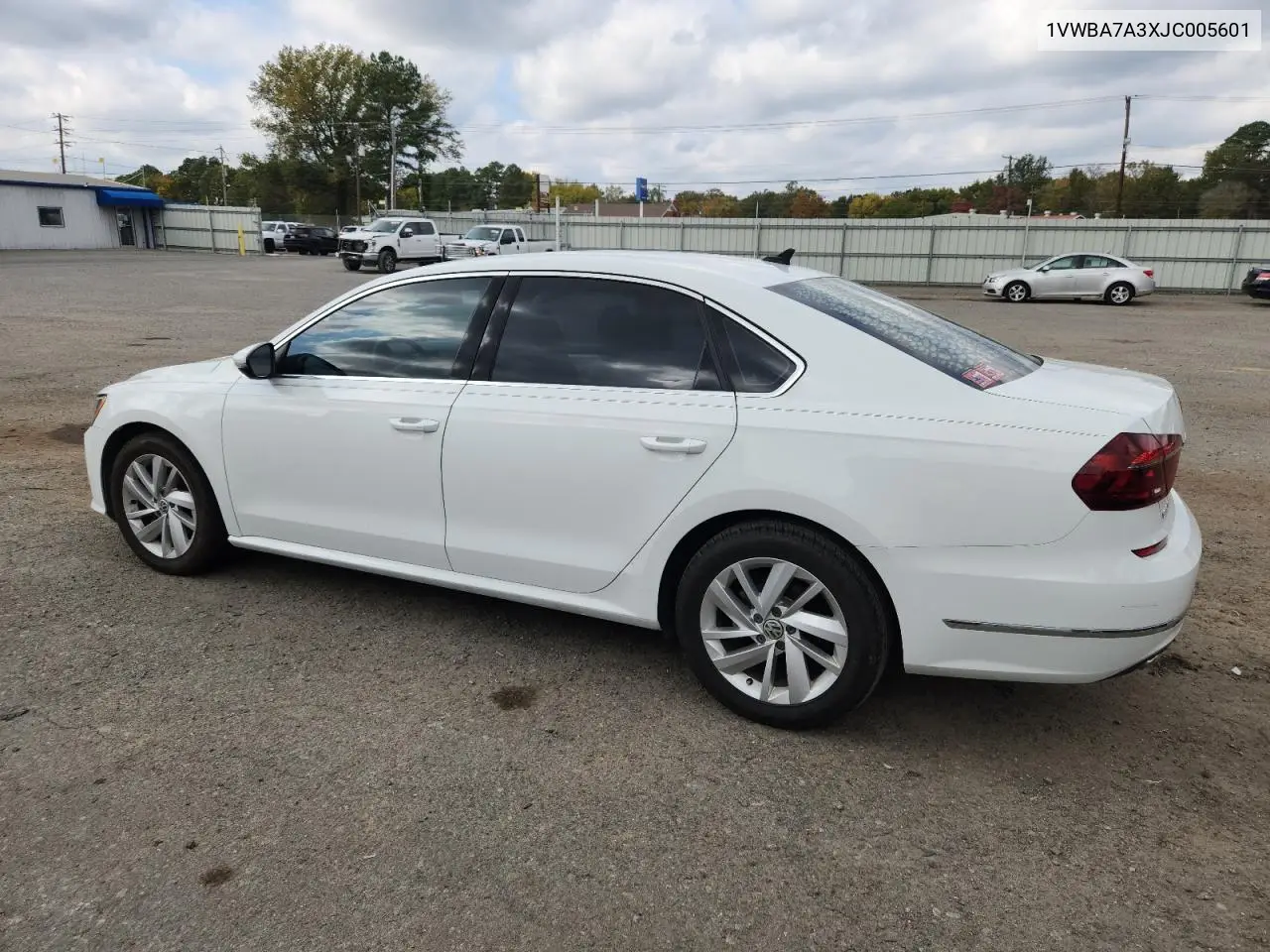 1VWBA7A3XJC005601 2018 Volkswagen Passat Se