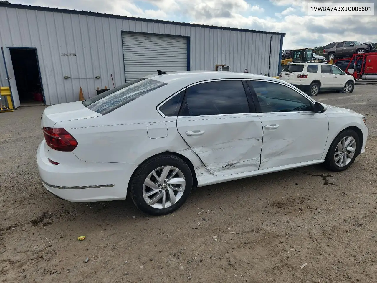 1VWBA7A3XJC005601 2018 Volkswagen Passat Se