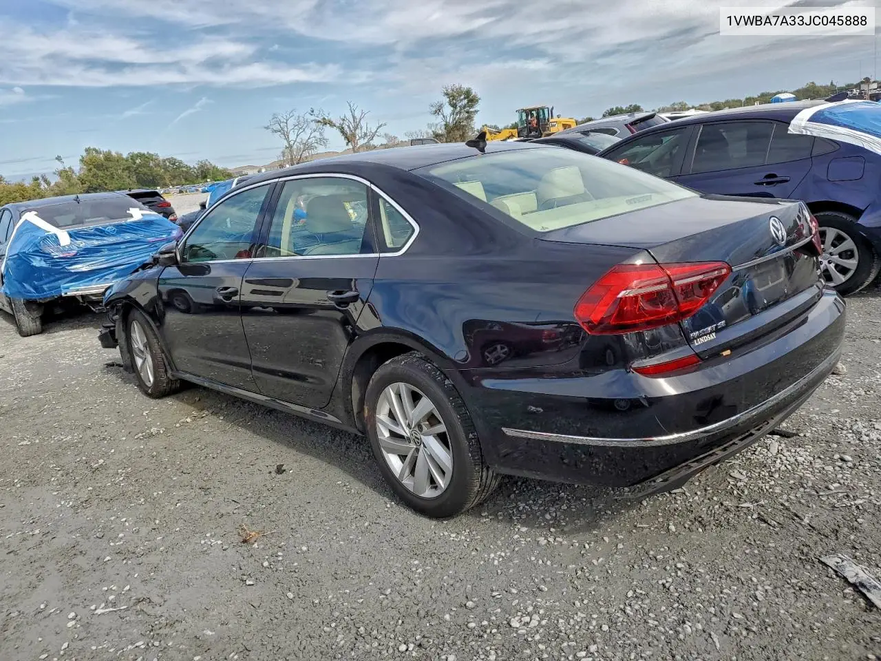 1VWBA7A33JC045888 2018 Volkswagen Passat Se