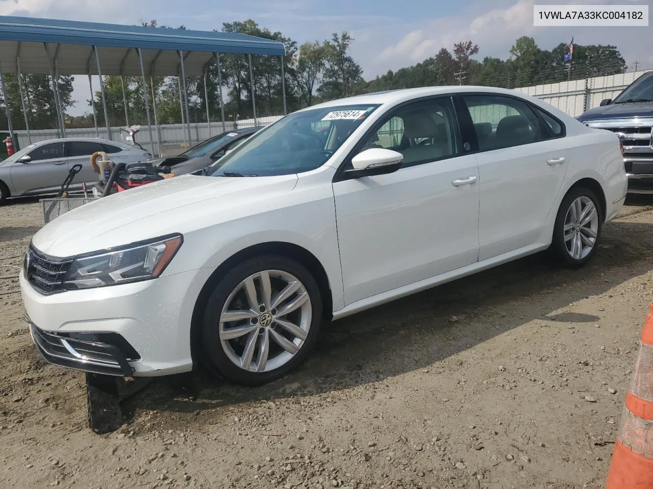 1VWLA7A33KC004182 2019 Volkswagen Passat Wolfsburg