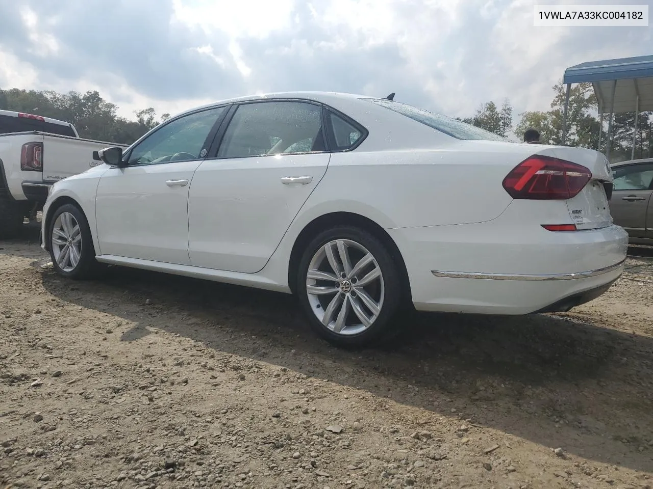 1VWLA7A33KC004182 2019 Volkswagen Passat Wolfsburg