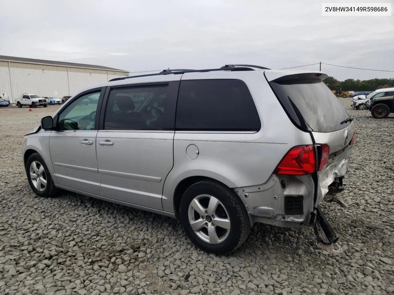 2V8HW34149R598686 2009 Volkswagen Routan Se