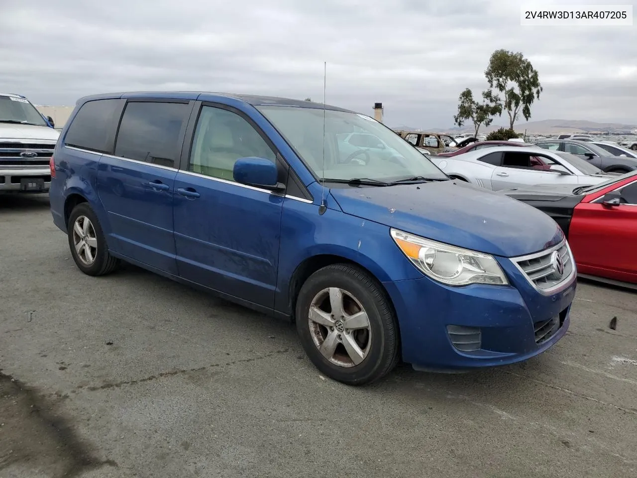 2V4RW3D13AR407205 2010 Volkswagen Routan Se