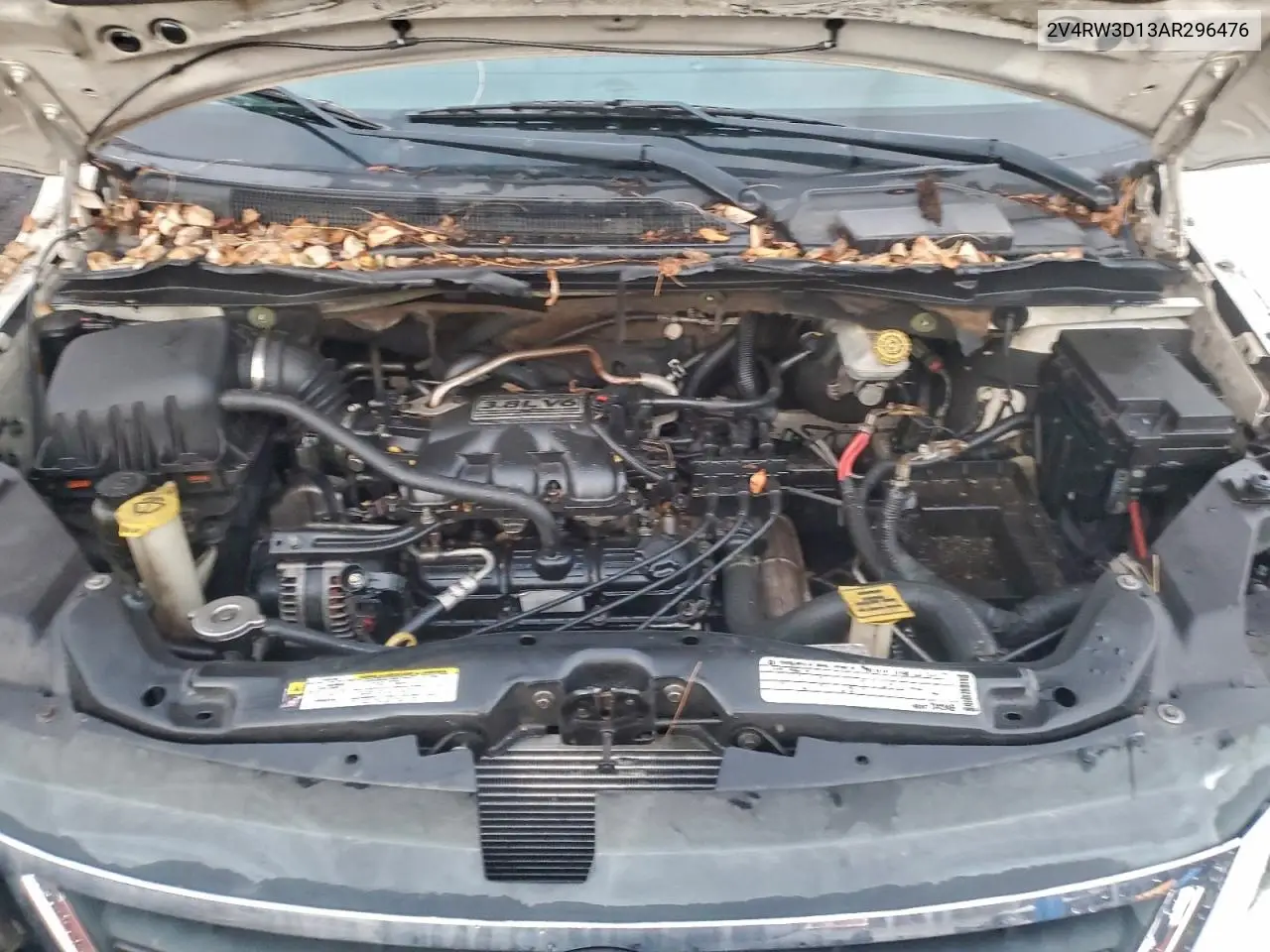 2V4RW3D13AR296476 2010 Volkswagen Routan Se