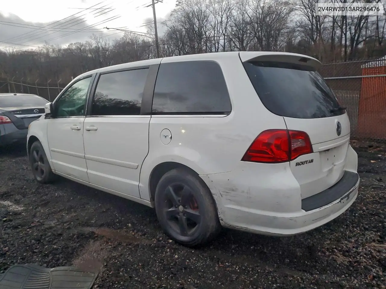 2V4RW3D13AR296476 2010 Volkswagen Routan Se