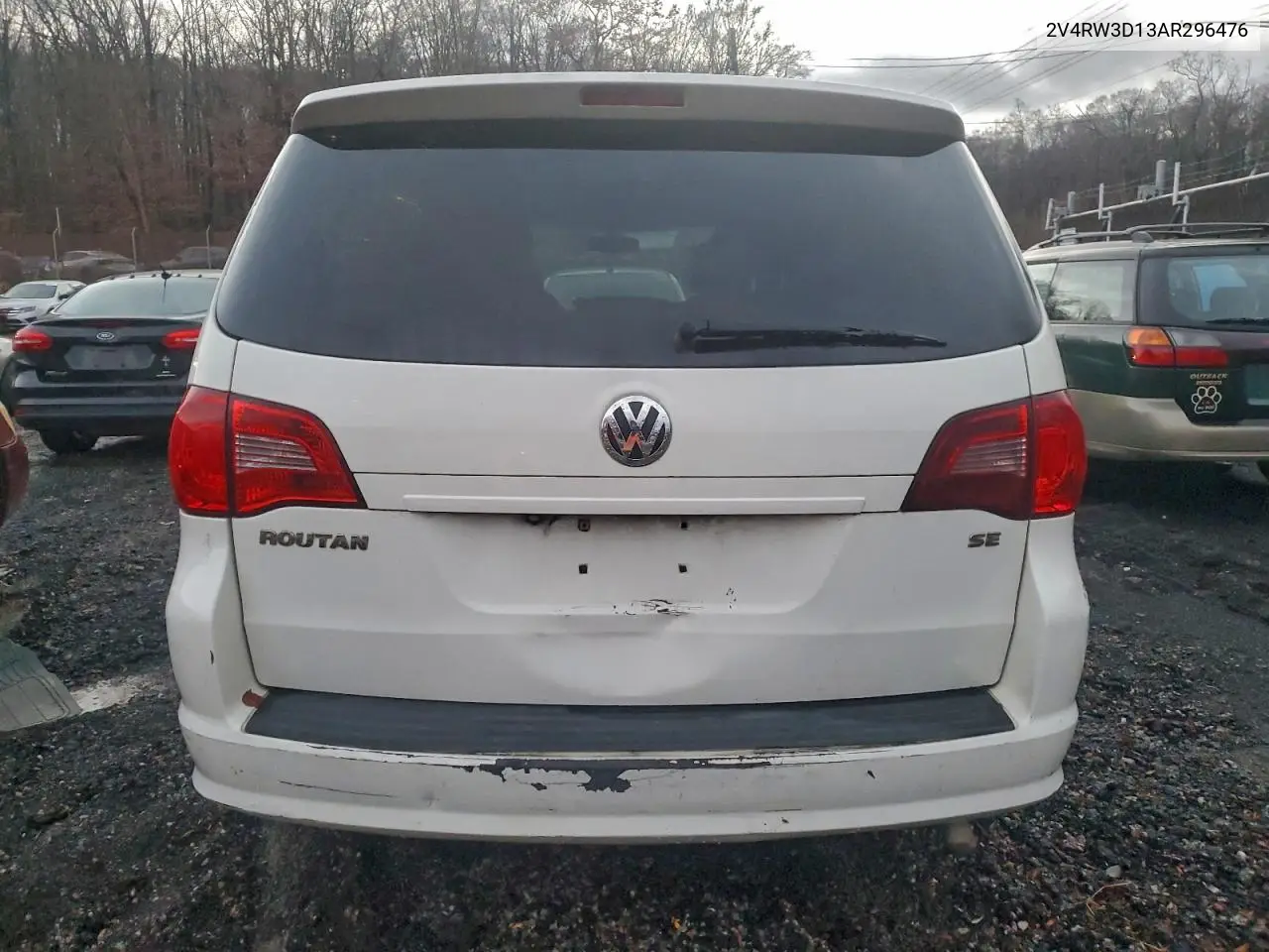 2V4RW3D13AR296476 2010 Volkswagen Routan Se
