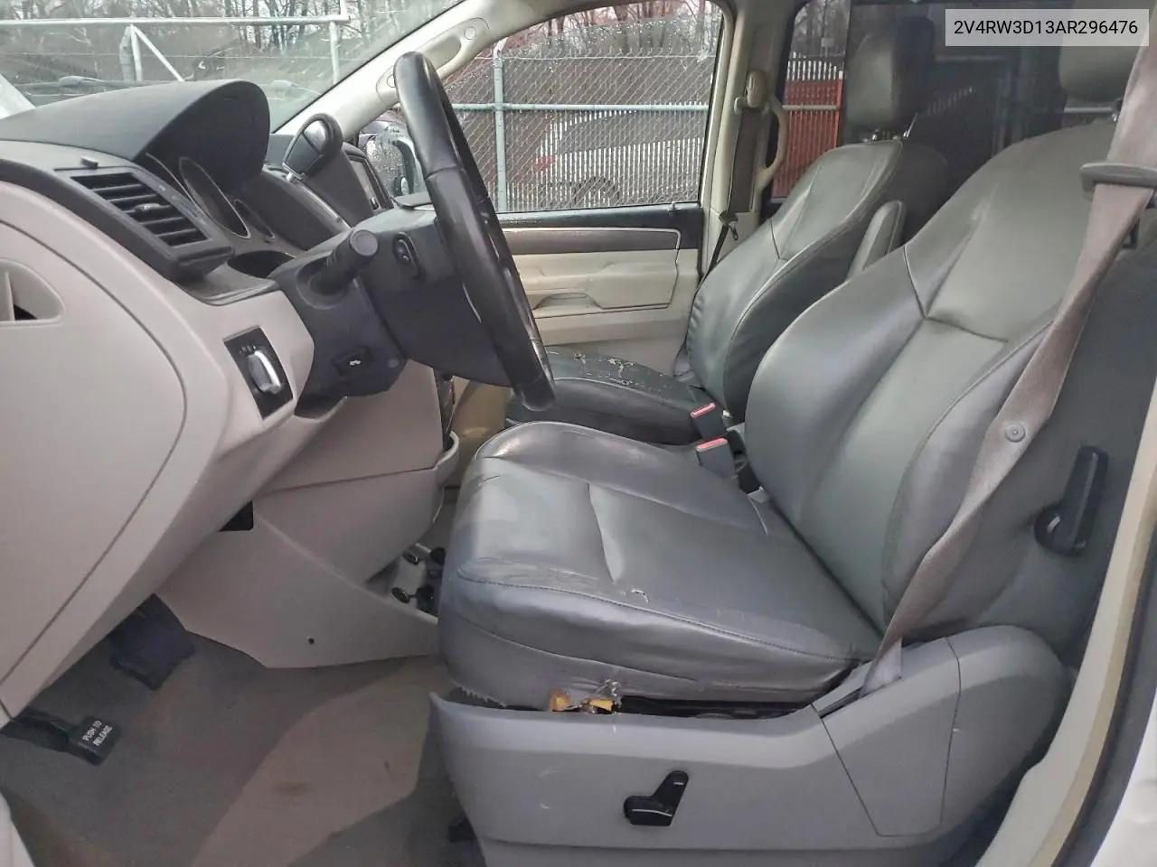 2V4RW3D13AR296476 2010 Volkswagen Routan Se