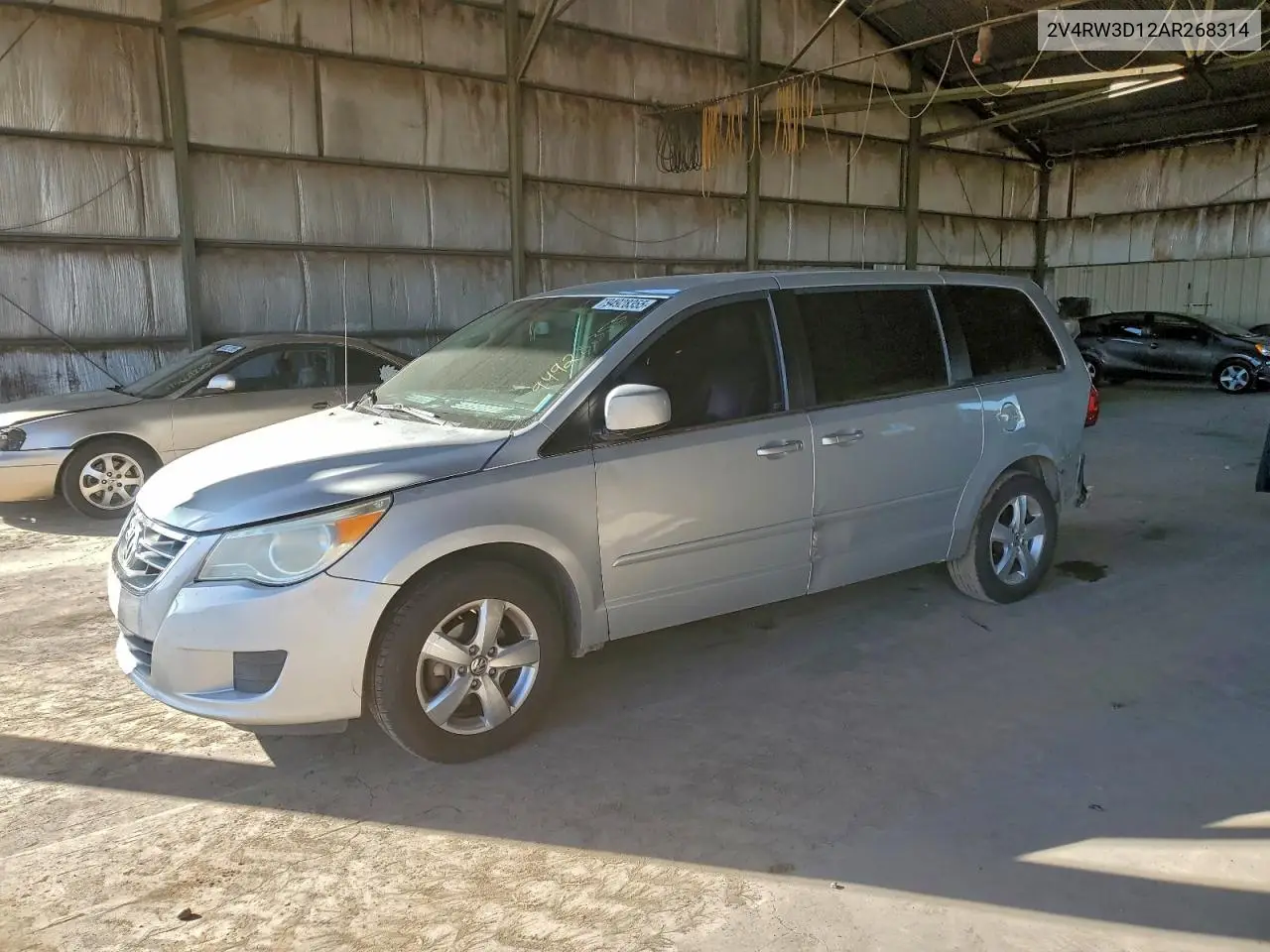 2V4RW3D12AR268314 2010 Volkswagen Routan Se