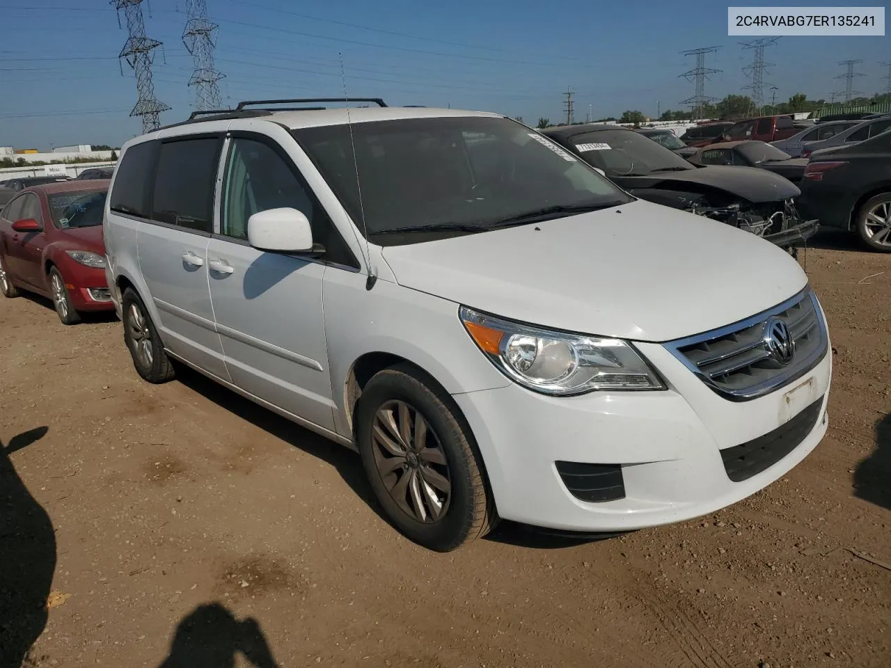 2C4RVABG7ER135241 2014 Volkswagen Routan Se