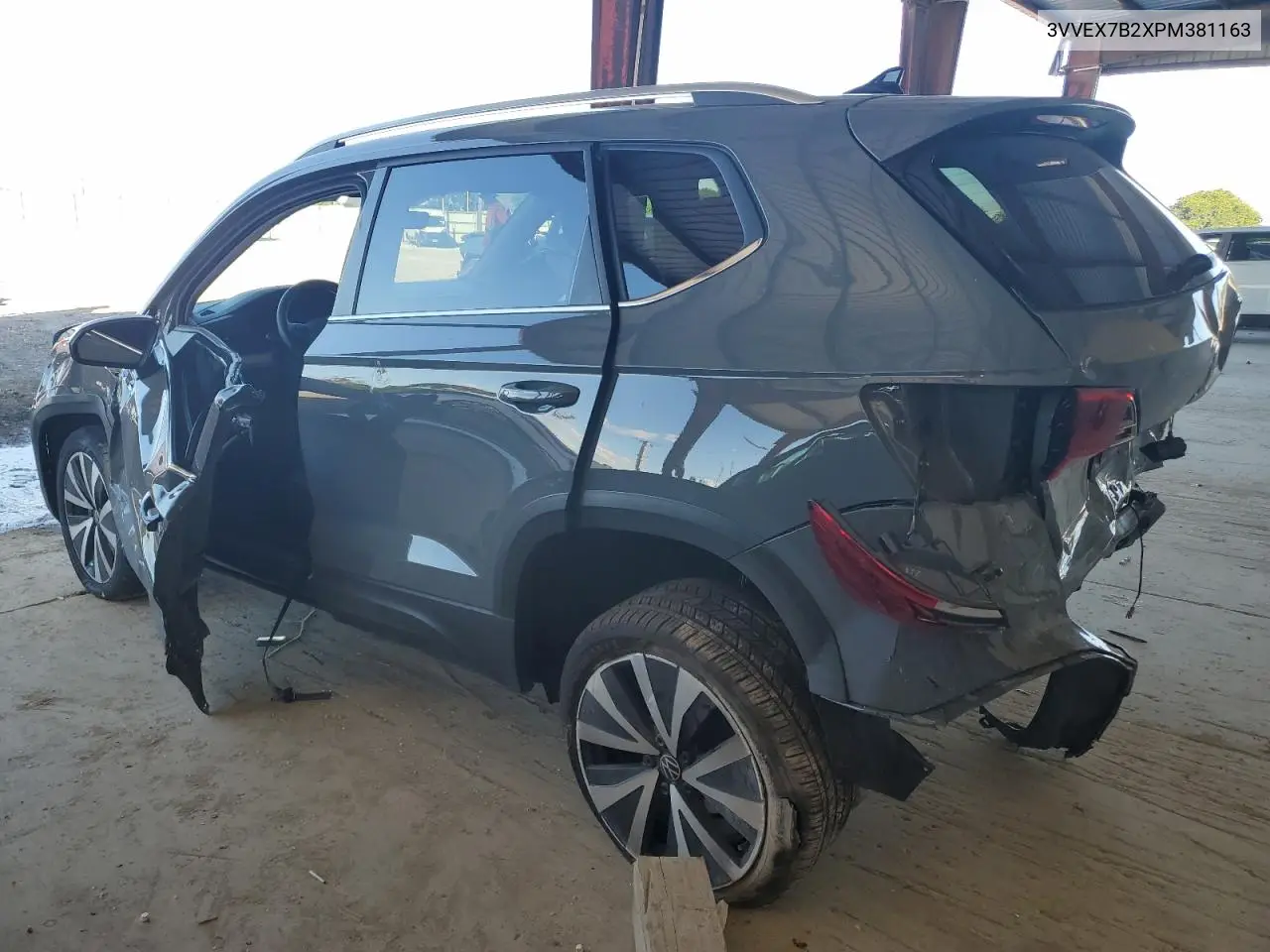 3VVEX7B2XPM381163 2023 Volkswagen Taos Se