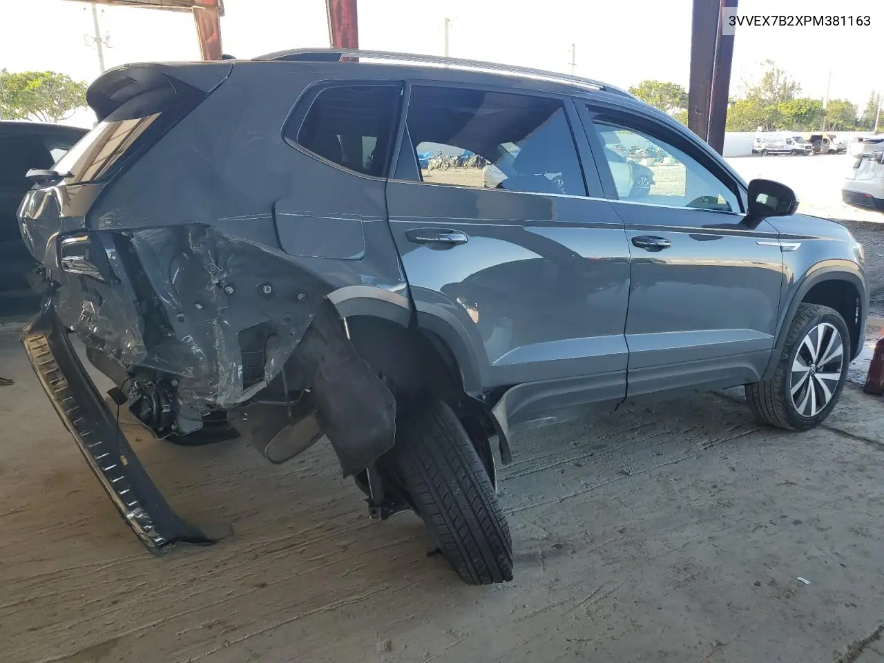 3VVEX7B2XPM381163 2023 Volkswagen Taos Se