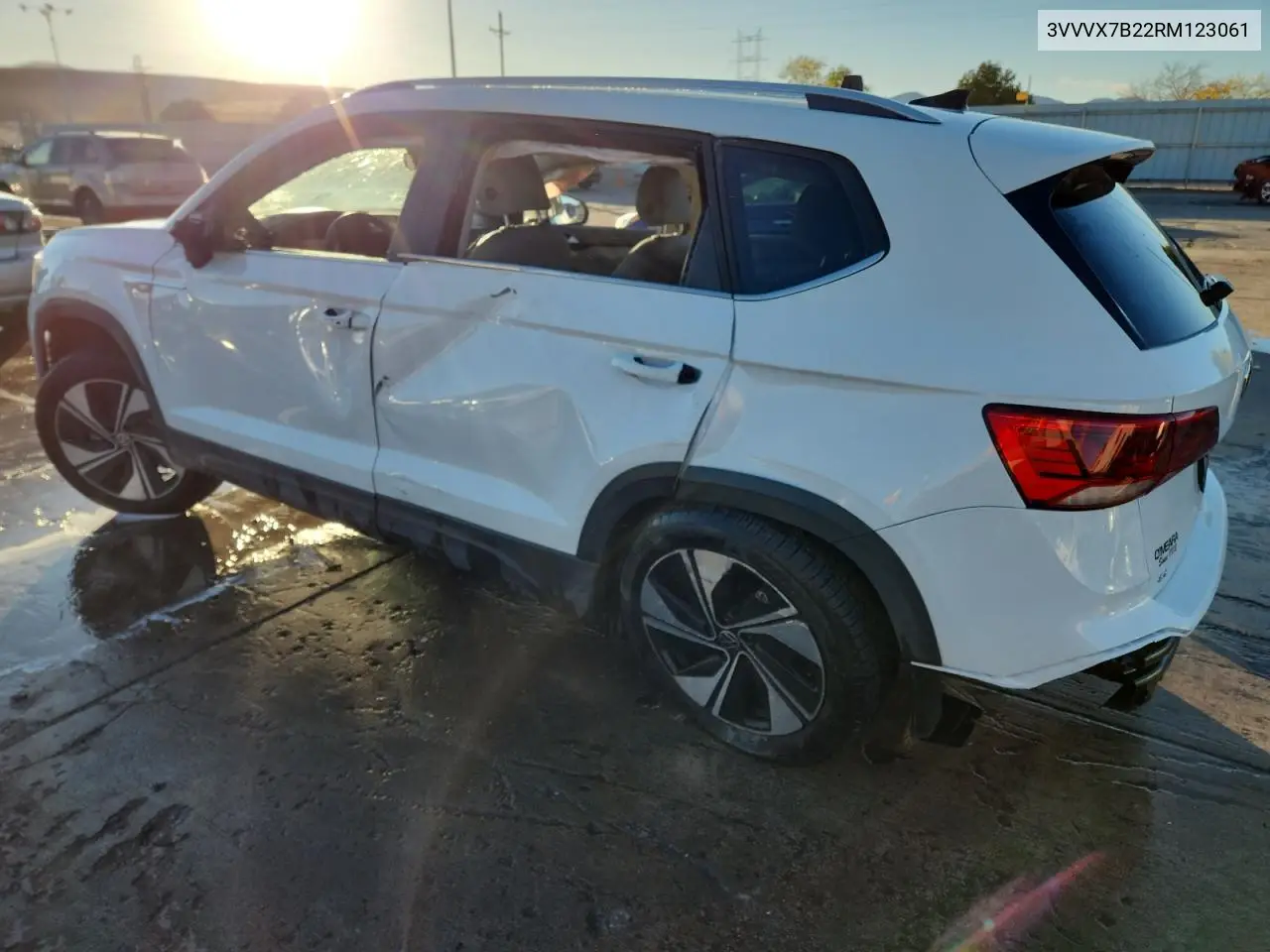 3VVVX7B22RM123061 2024 Volkswagen Taos Se
