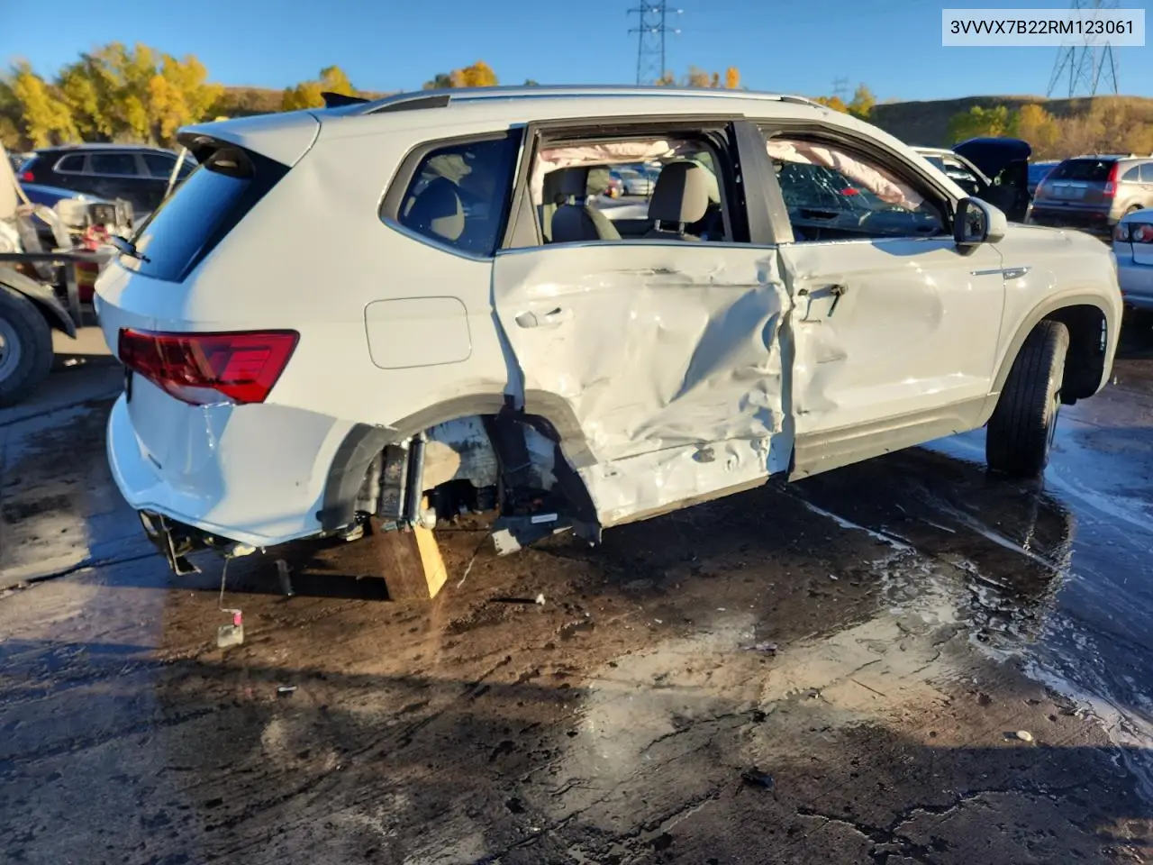3VVVX7B22RM123061 2024 Volkswagen Taos Se
